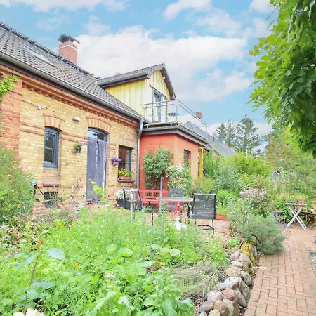 Apartment In Lischow Am Salzhaff Neuburg (Mecklenburg-Vorpommern)